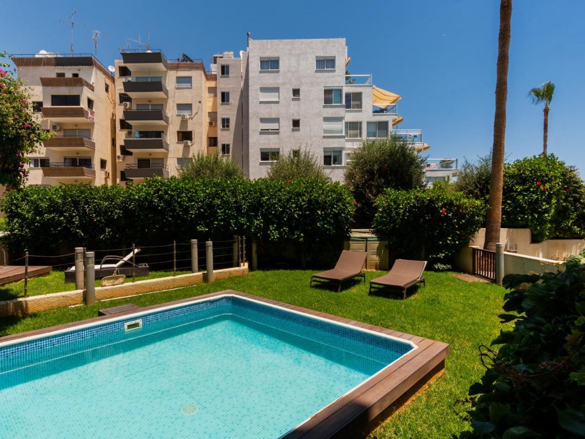 Sanders Ermitage On The Beach - Delightful 1-Bedroom Apartment With Sea View Limasol Buitenkant foto