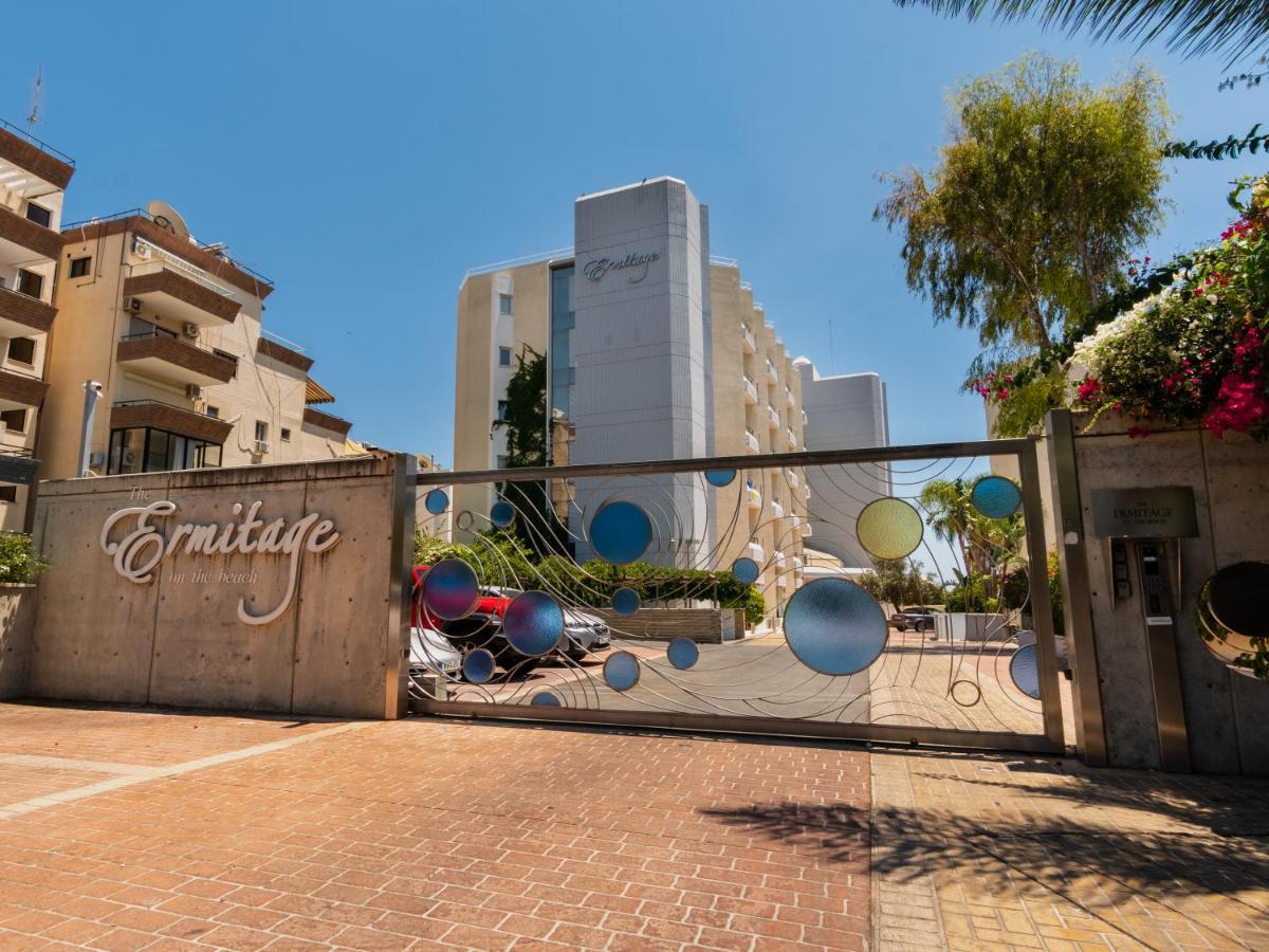 Sanders Ermitage On The Beach - Delightful 1-Bedroom Apartment With Sea View Limasol Buitenkant foto