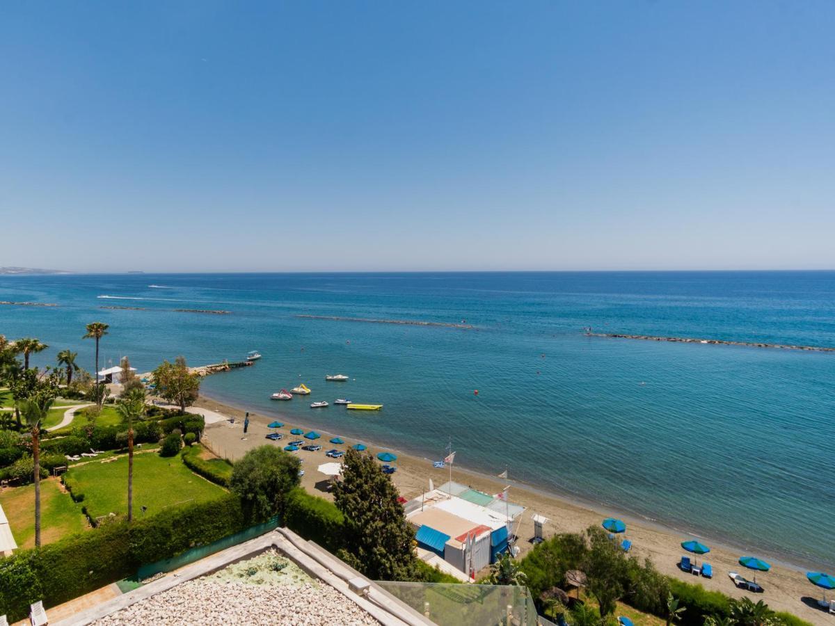 Sanders Ermitage On The Beach - Delightful 1-Bedroom Apartment With Sea View Limasol Buitenkant foto