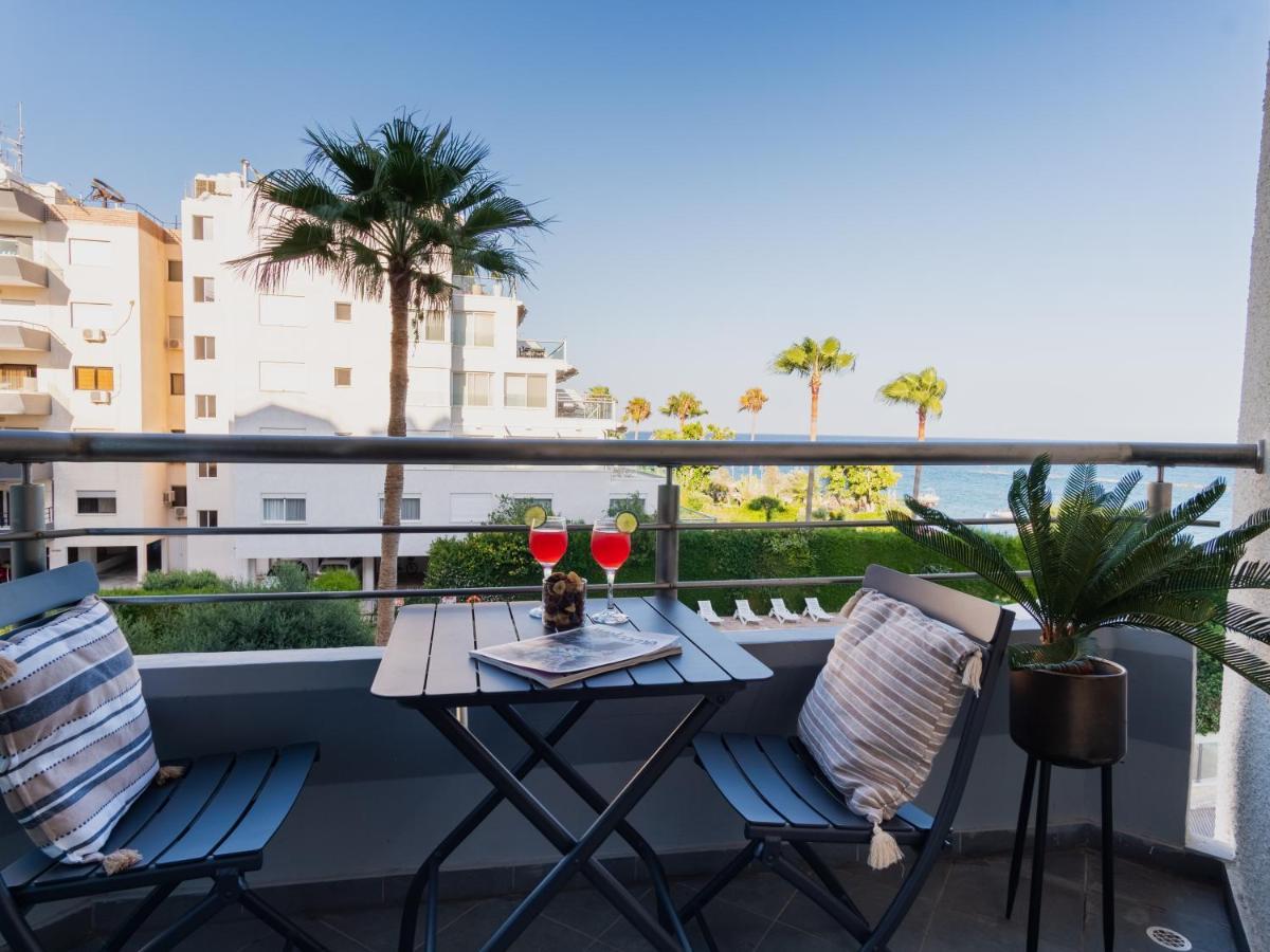 Sanders Ermitage On The Beach - Delightful 1-Bedroom Apartment With Sea View Limasol Buitenkant foto