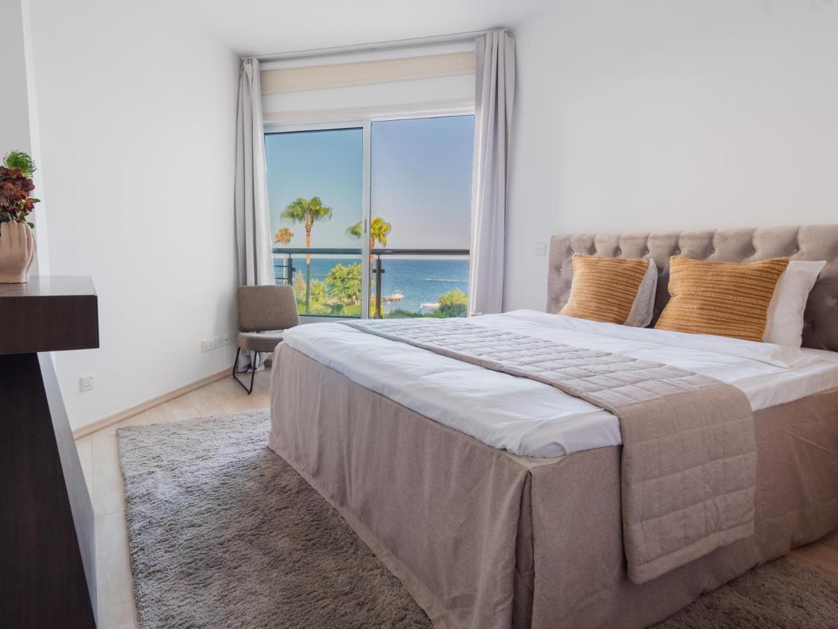 Sanders Ermitage On The Beach - Delightful 1-Bedroom Apartment With Sea View Limasol Buitenkant foto
