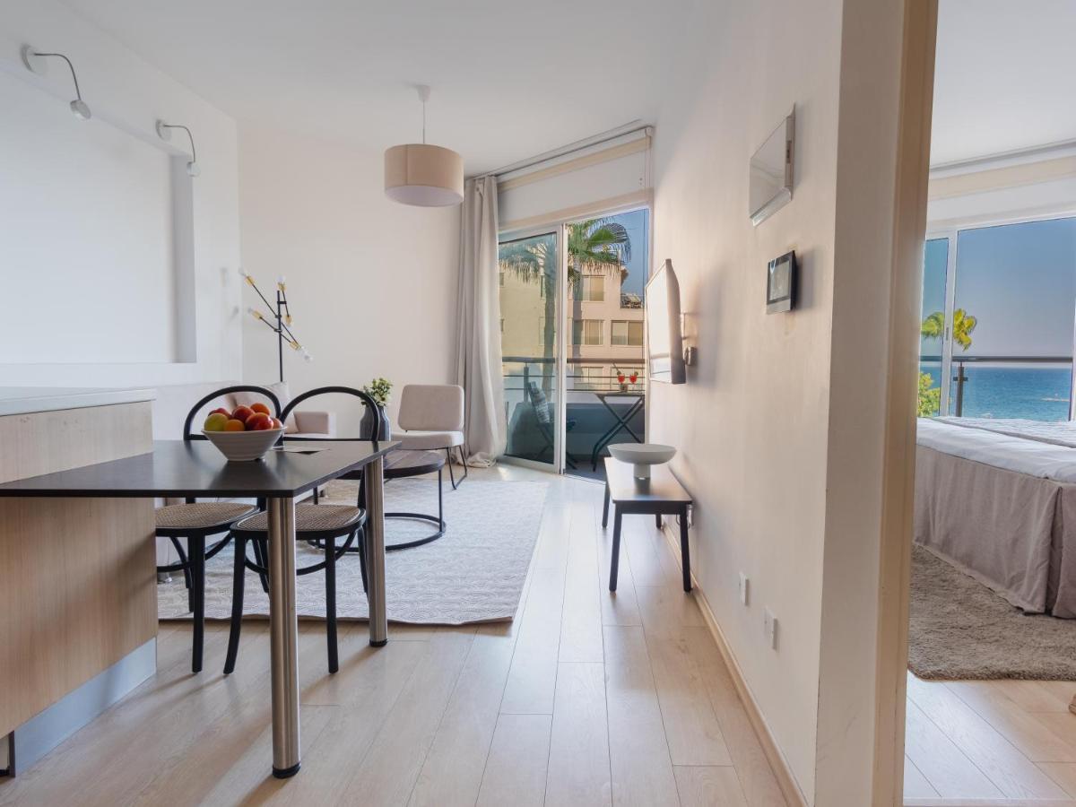 Sanders Ermitage On The Beach - Delightful 1-Bedroom Apartment With Sea View Limasol Buitenkant foto